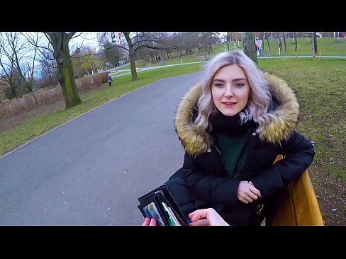 ❤️ Yn llyncu cum poeth dieithryn am arian - blowjob yn y parc gan Eva Elfie ❤❌ Rhyw super wrthon ni ☑